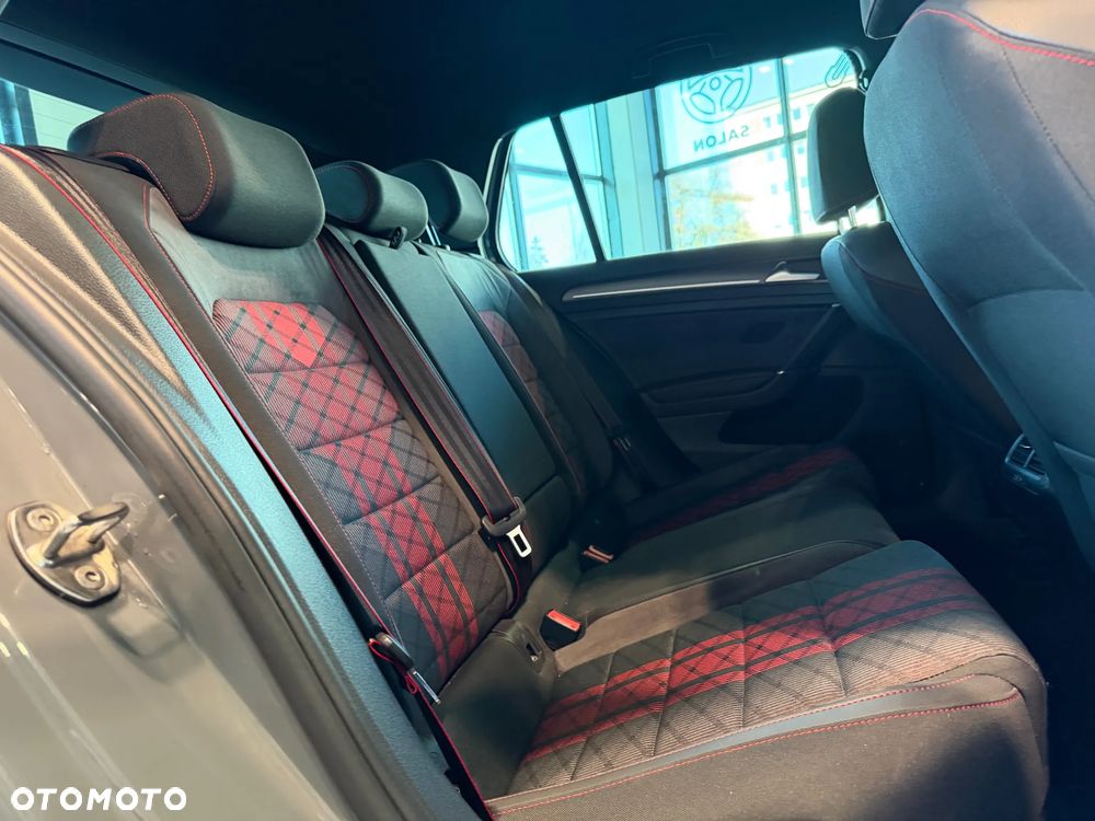 Volkswagen Golf GTI TCR 2.0 TSI OPF DSG - 18