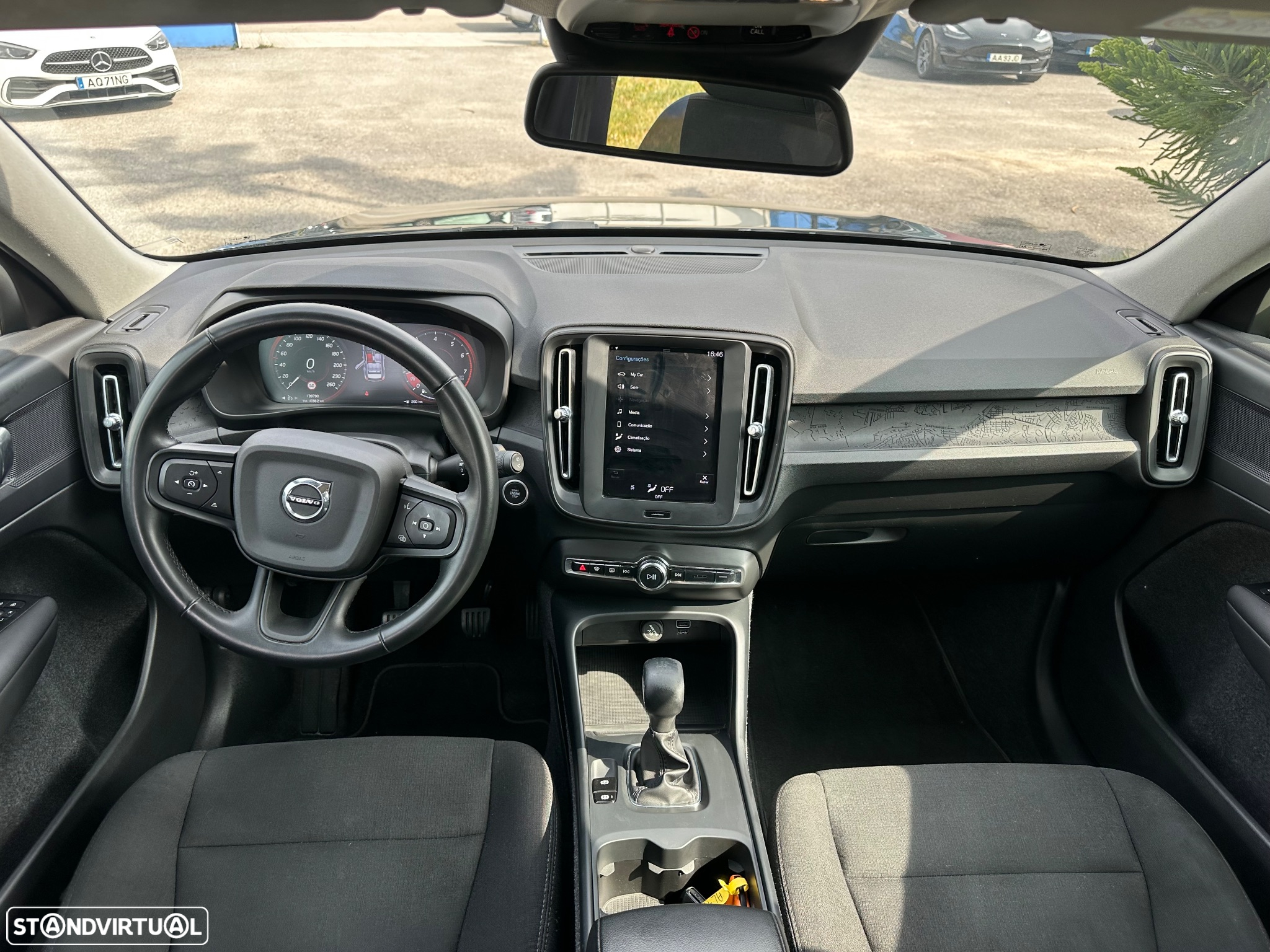 Volvo XC 40 1.5 T2 Momentum Plus - 51