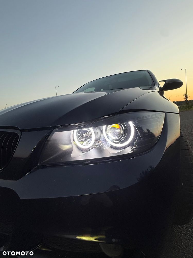 BMW Seria 3 330i - 10