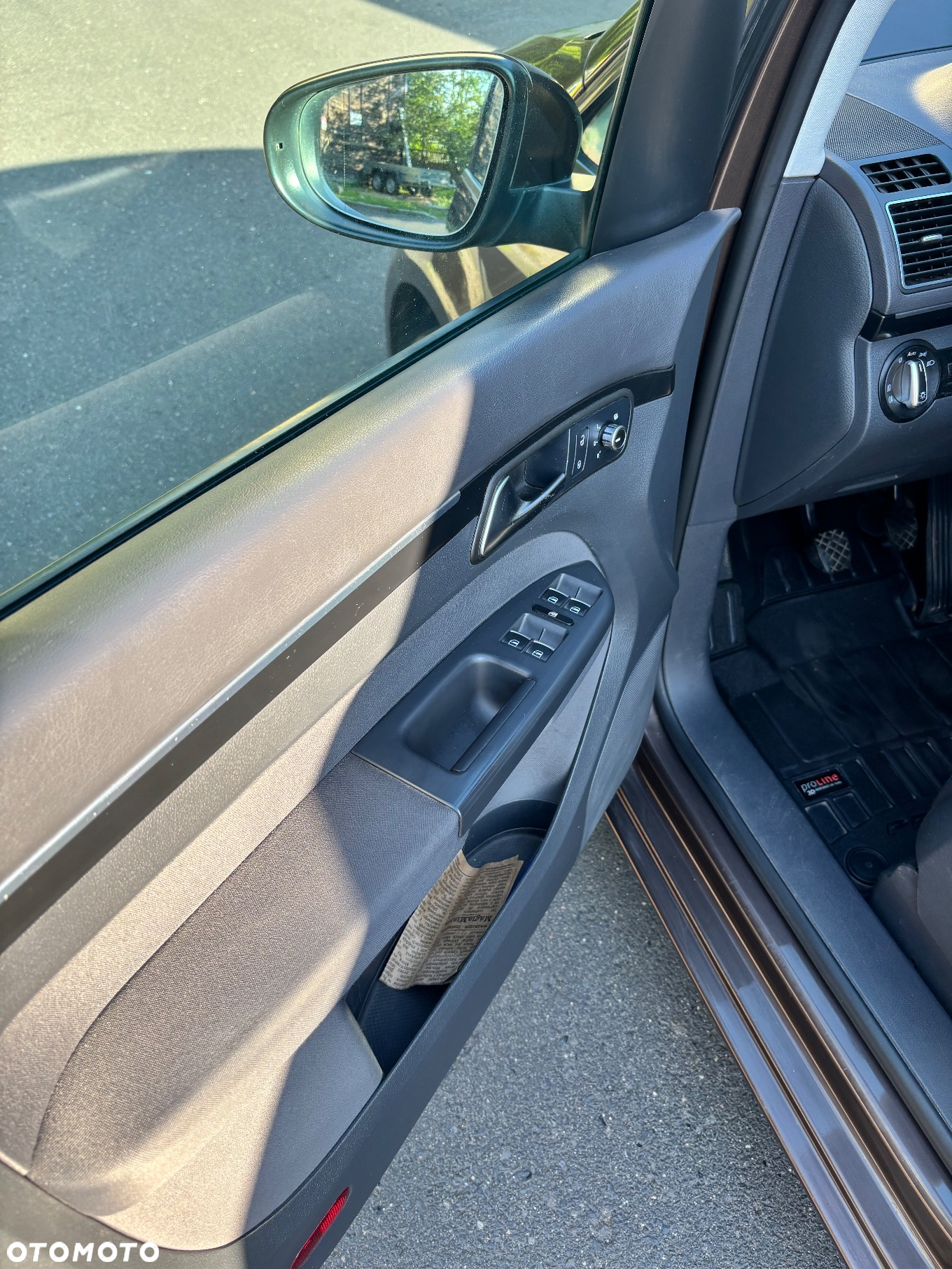 Volkswagen Touran 2.0 TDI DPF Highline - 13