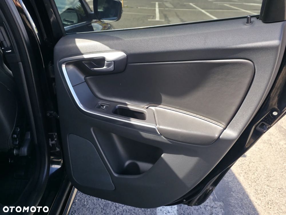 Volvo XC 60 D4 Geartronic Summum - 18