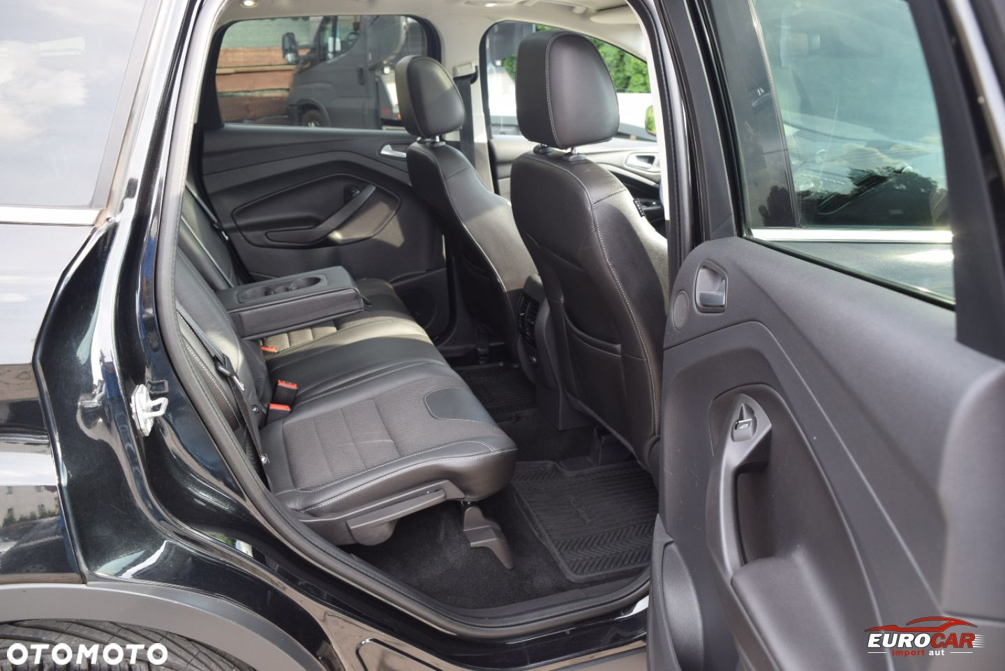 Ford Kuga 2.0 TDCi 2x4 Titanium - 18