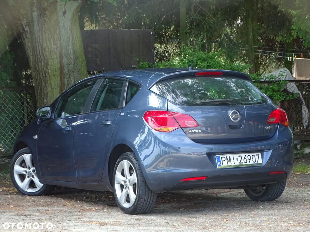 Opel Astra 1.7 CDTI Enjoy - 4