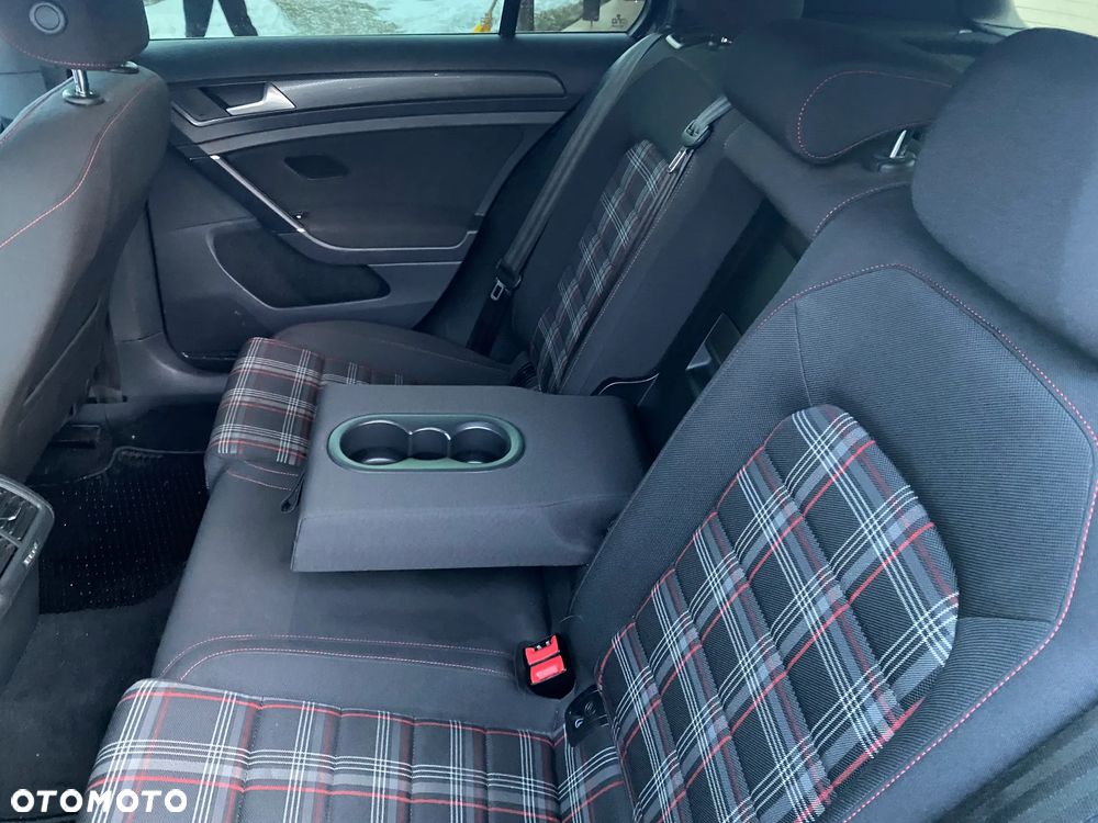 Volkswagen Golf 2.0 TSI GTI DSG - 14