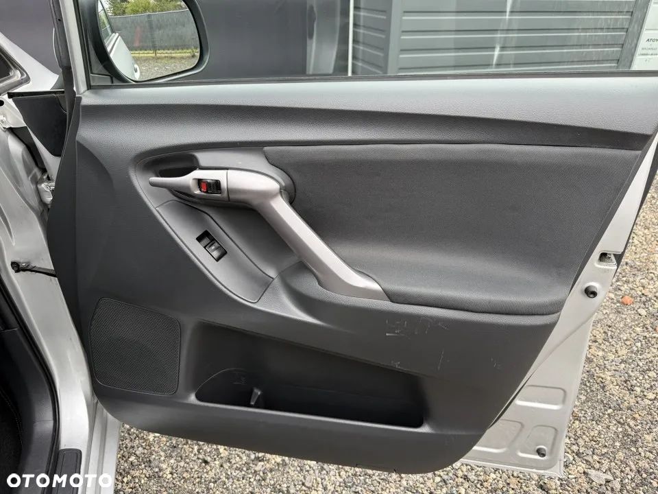Toyota Verso 1.8 Premium 7os - 32