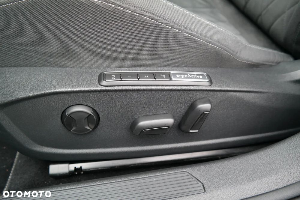 Volkswagen Golf 2.0 TDI Style DSG - 13