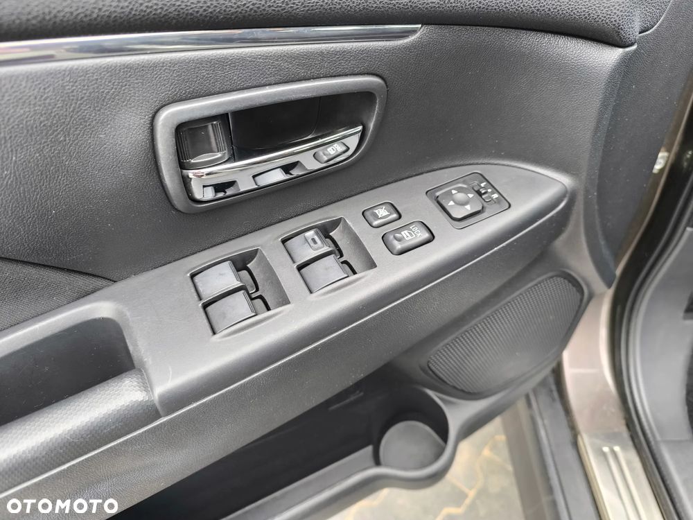 Mitsubishi ASX 1.8 DID Invite 4WD AS&G - 27