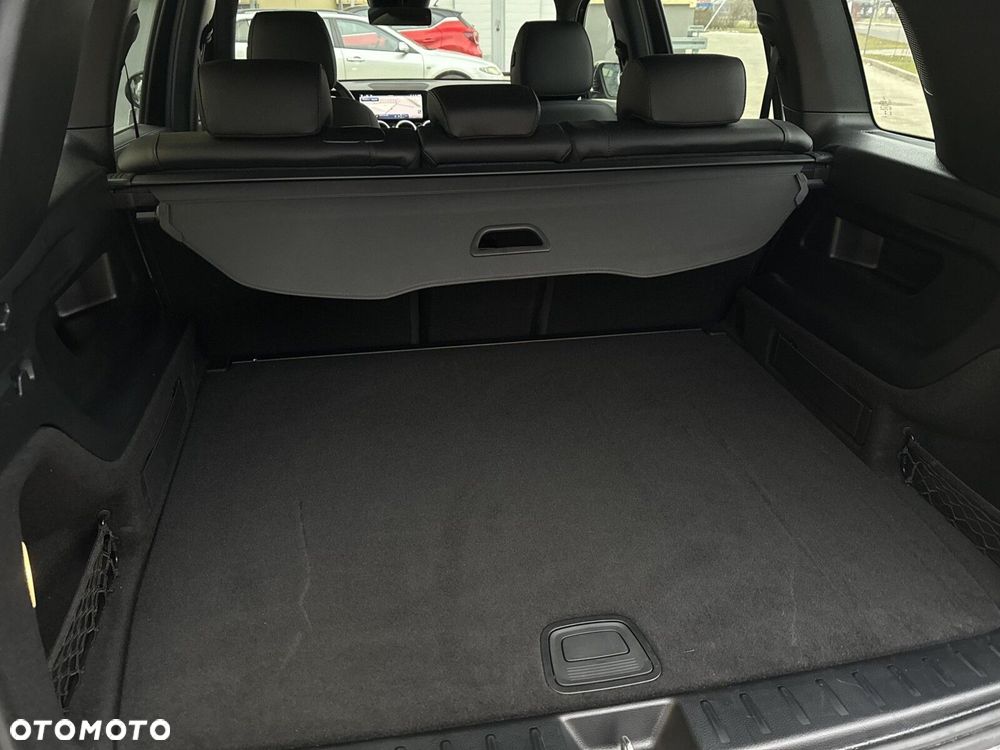 Mercedes-Benz GLB - 11