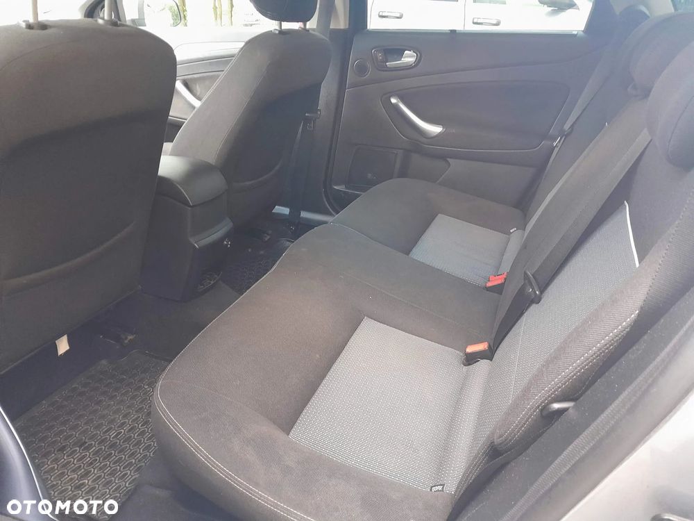 Ford Mondeo 1.8 TDCi Trend - 20