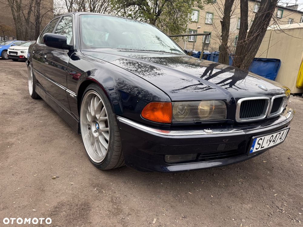 BMW Seria 7 740i - 4
