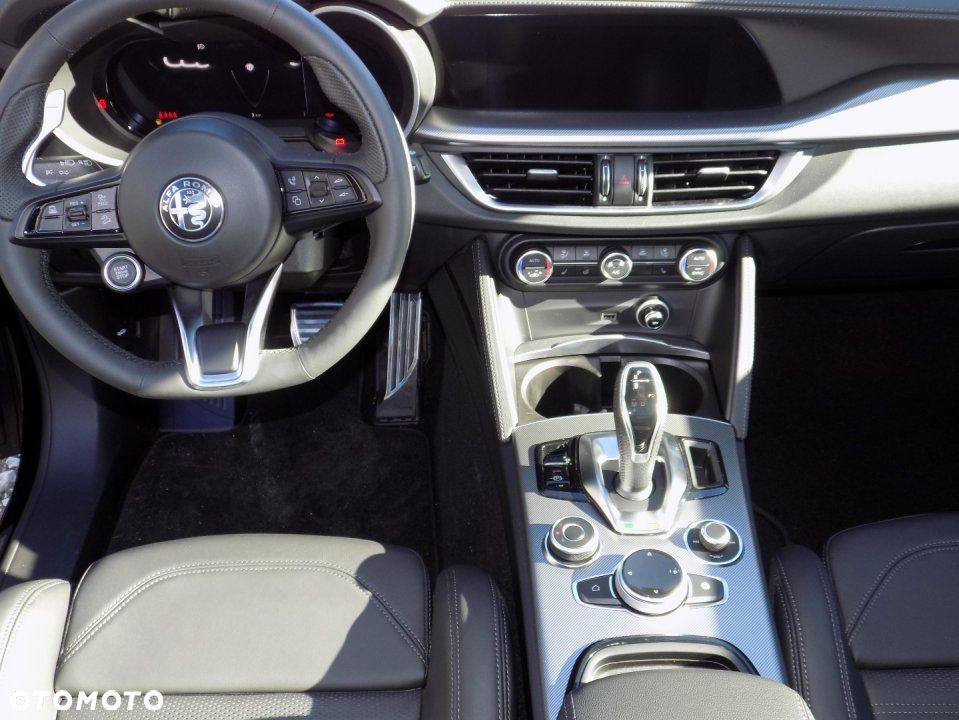 Alfa Romeo Stelvio - 18