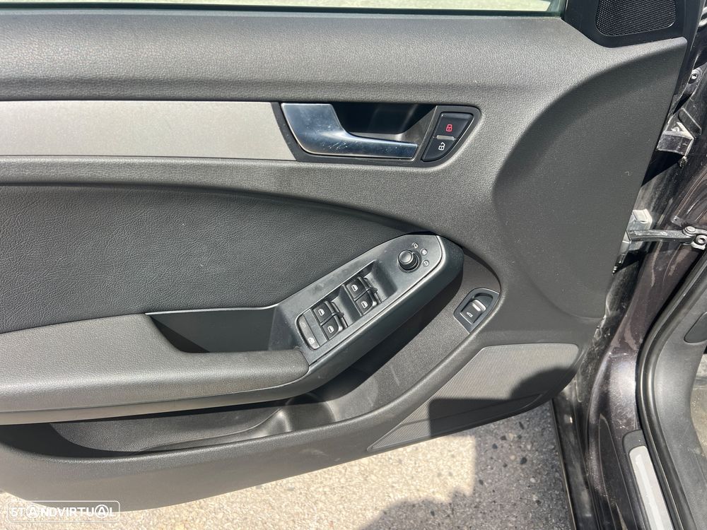 Audi A4 2.0 TDI S-line - 25