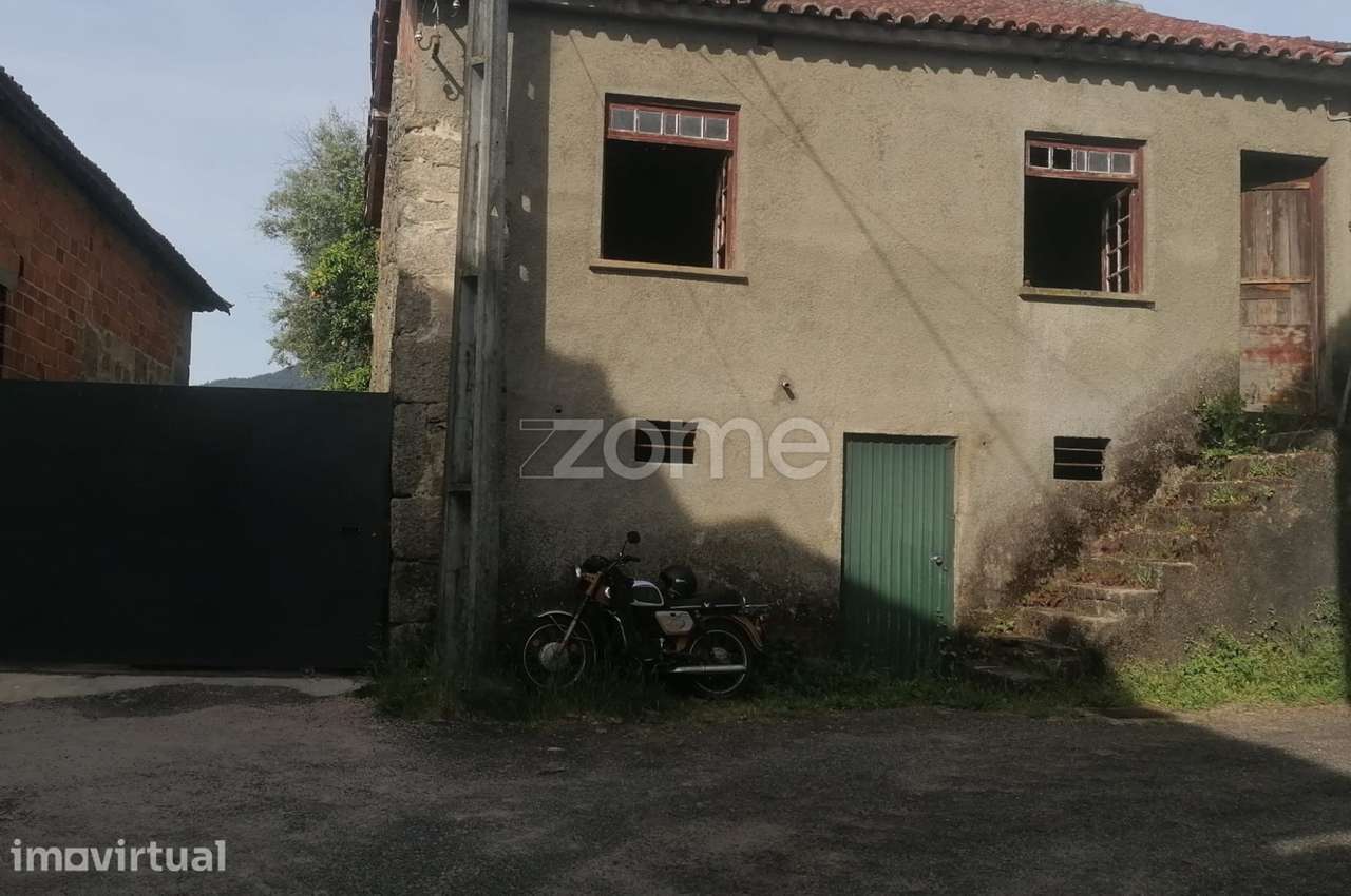 Terreno Rústico e Casas com vista para a Serra do Caramulo - Grande imagem: 3/9