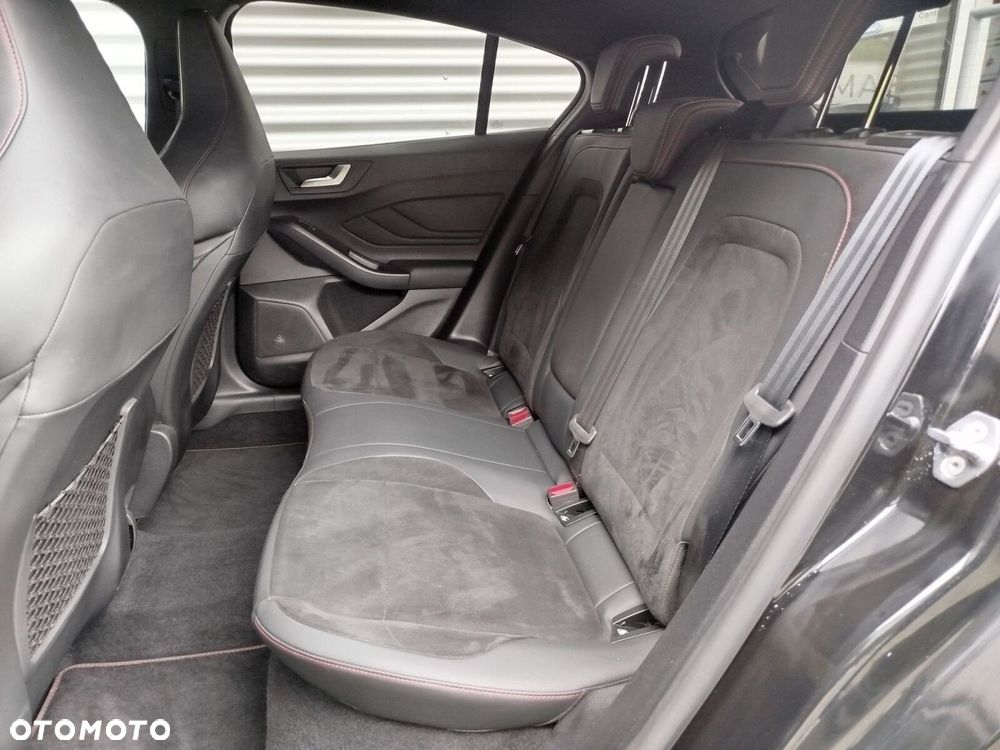 Ford Focus 2.3 EcoBoost ST X - 26