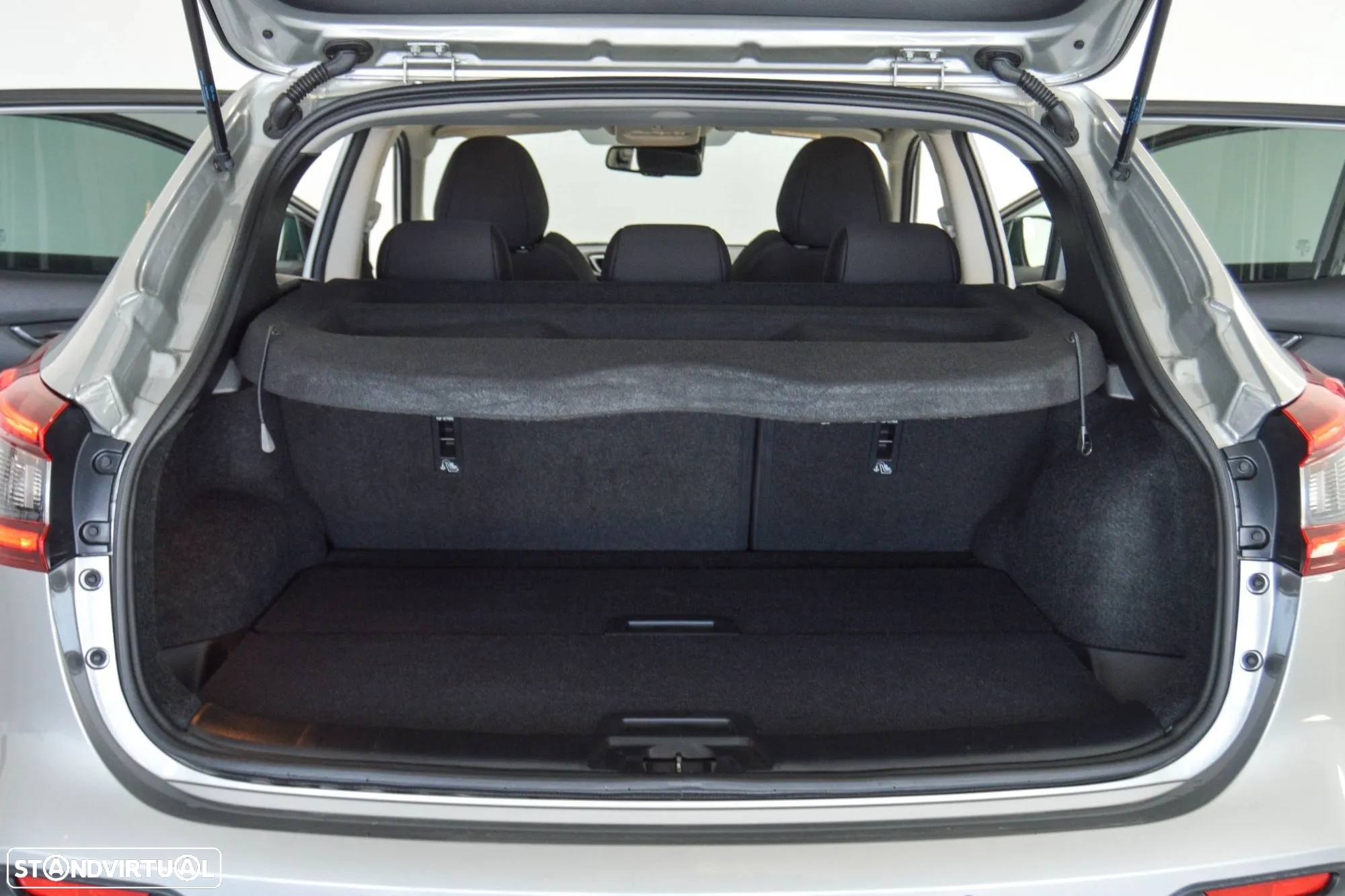 Nissan Qashqai 1.5 dCi N-Connecta J18 - 14