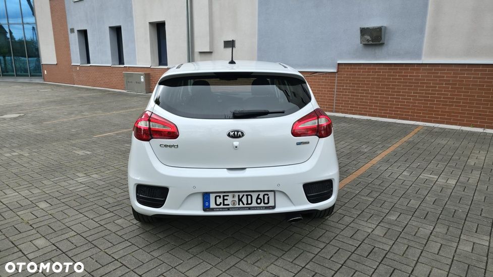 Kia Ceed 1.6 CRDi 136 ISG Spirit - 14