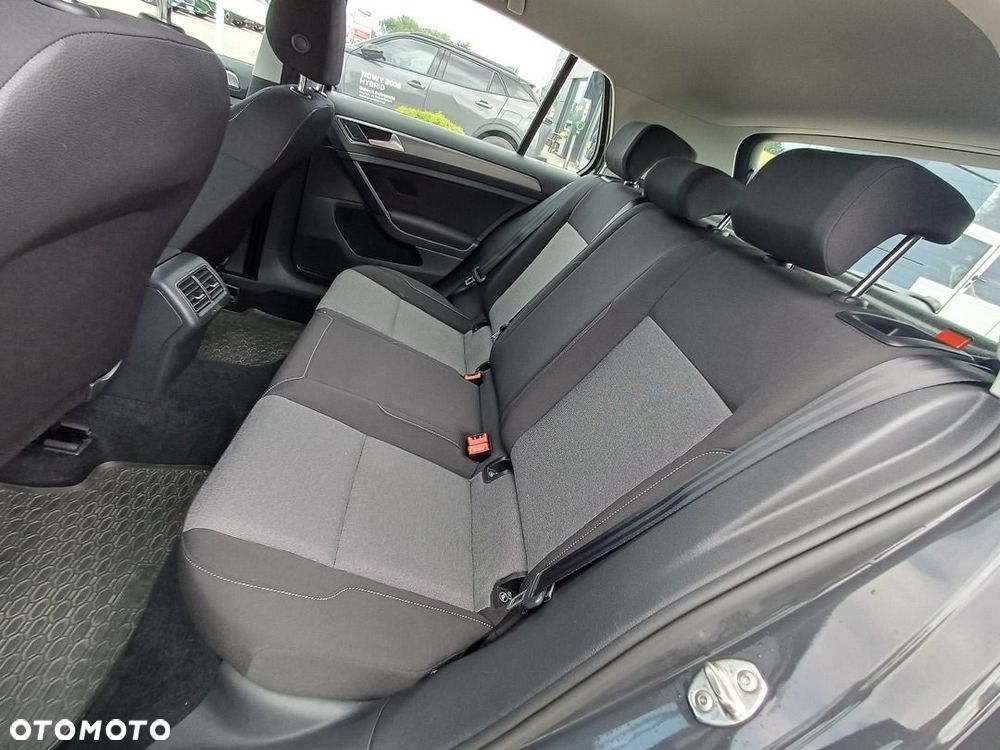 Volkswagen Golf - 25