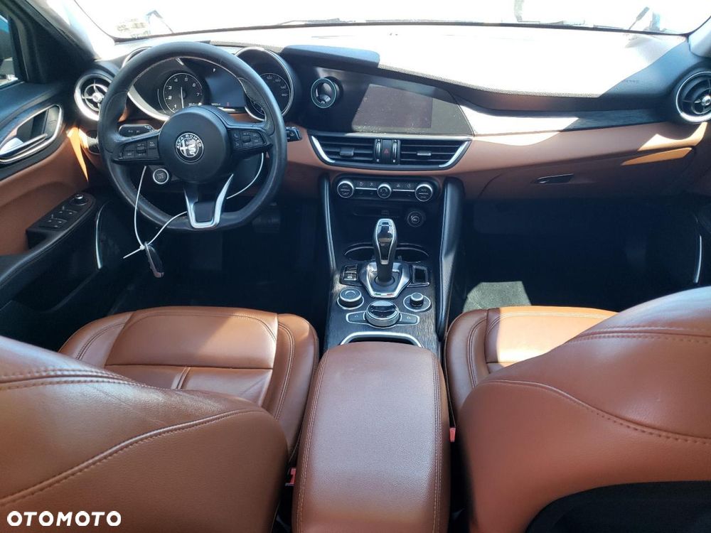 Alfa Romeo Giulia 2.0 Turbo TI Q4 - 9