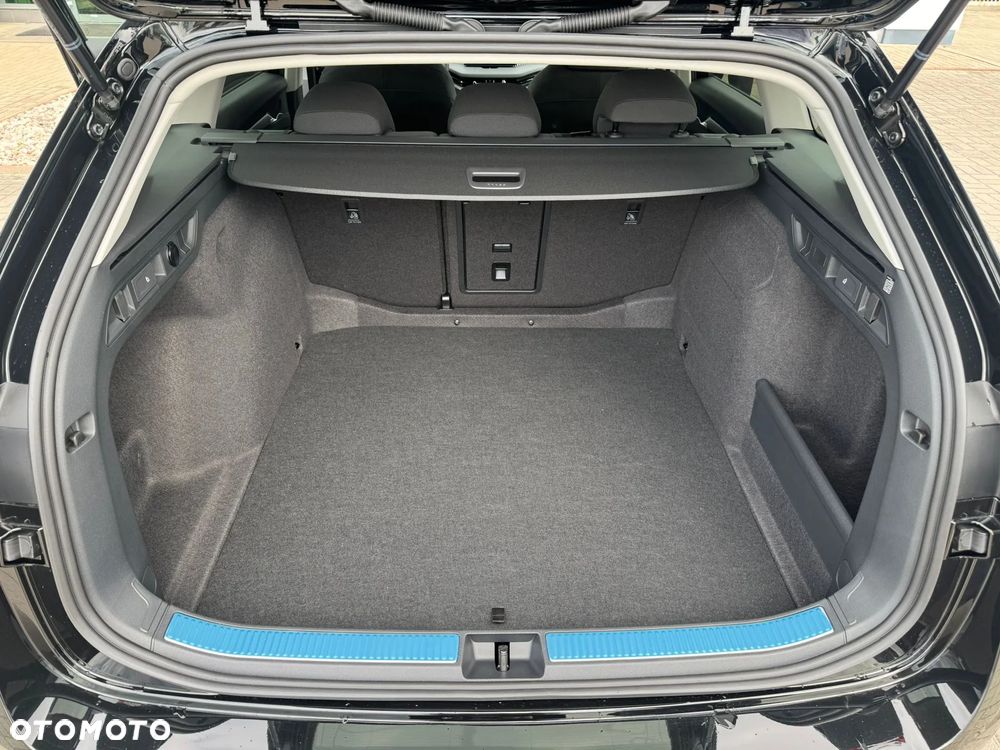 Skoda Superb 2.0 TDI SCR Essence DSG - 11