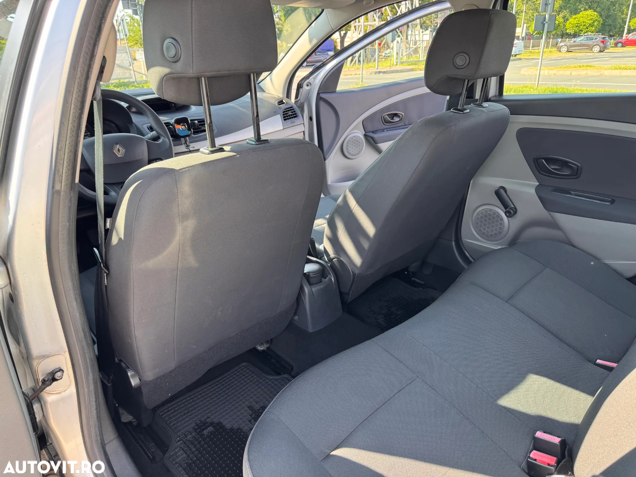 Renault Fluence 1.6 16V Authentique - 16