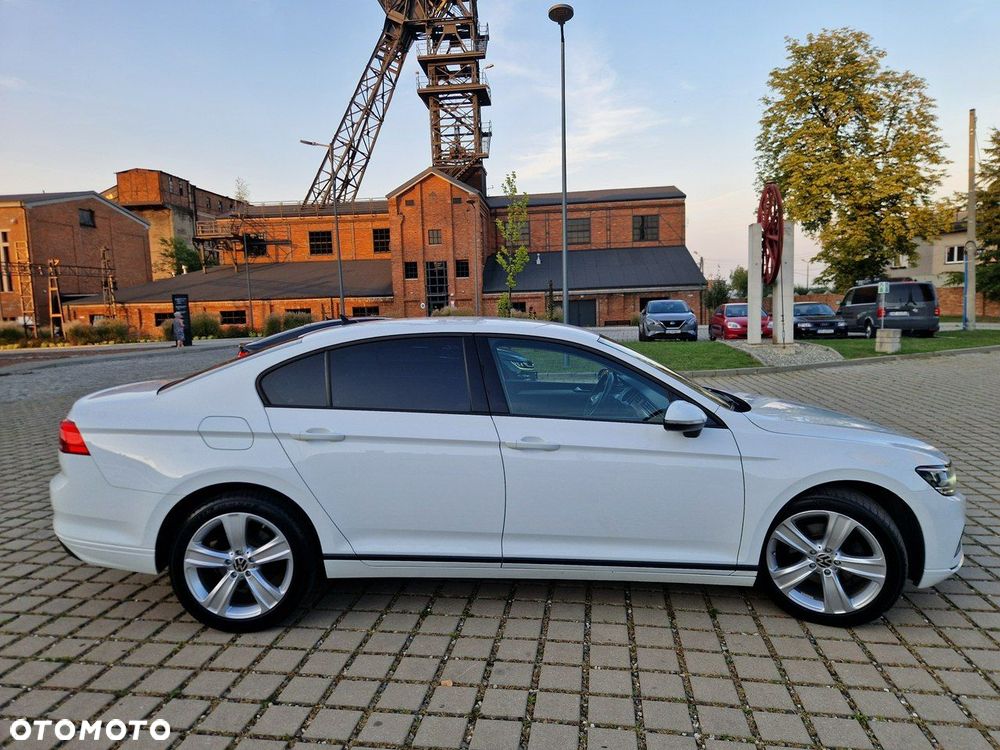 Volkswagen Passat - 8