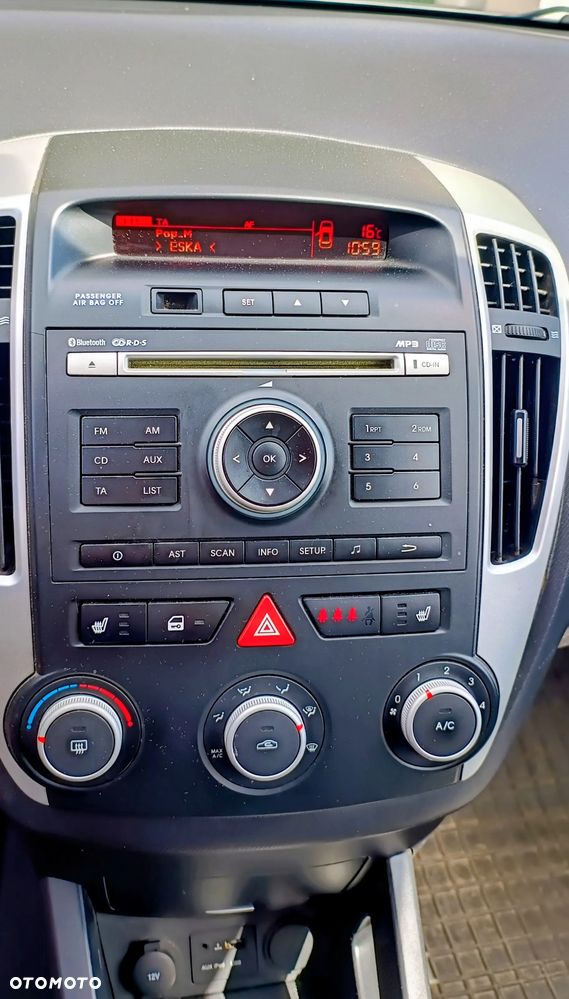 Kia Ceed - 10