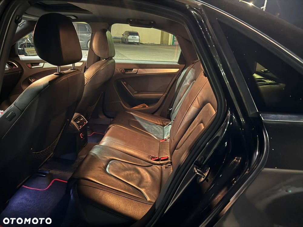 Audi A4 Limousine - 11