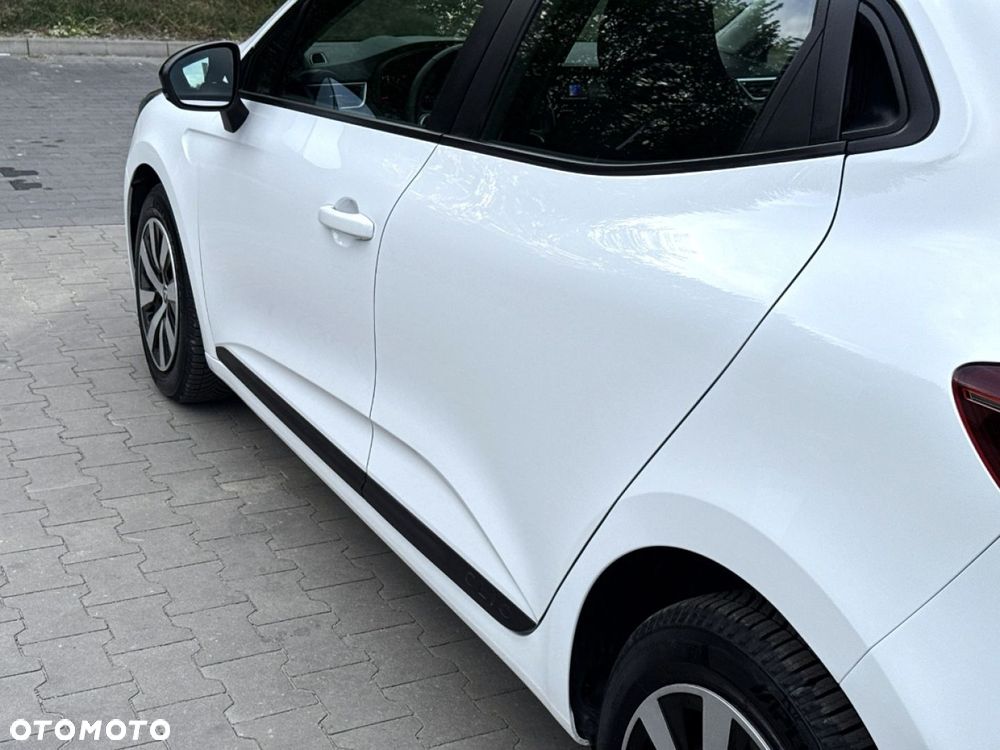 Renault Clio - 22
