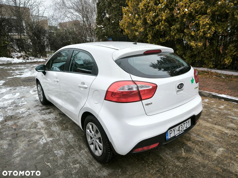 Kia Rio 1.1 CRDI Attract - 35
