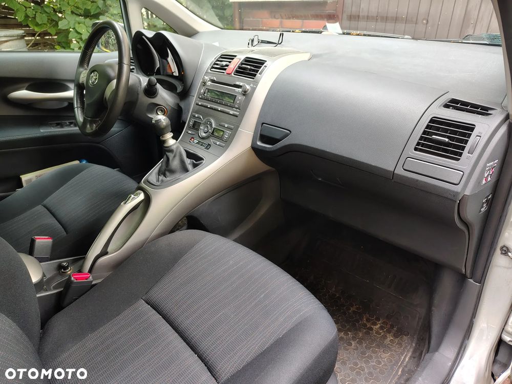 Toyota Auris 1.4 D-4D Premium - 3
