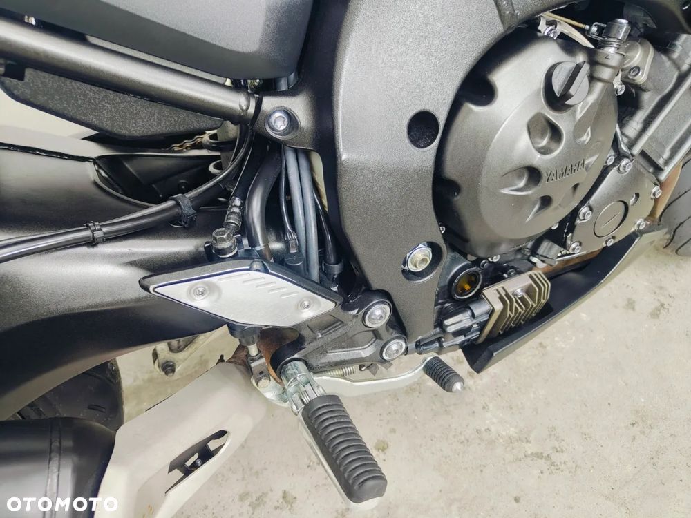 Yamaha FZ8 - 8
