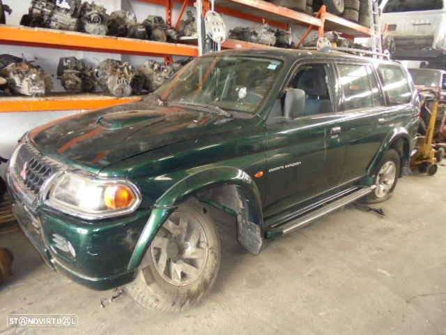 Mitsubishi Pajero sportwagon 2.5 GLS de 2000 para peças - 1