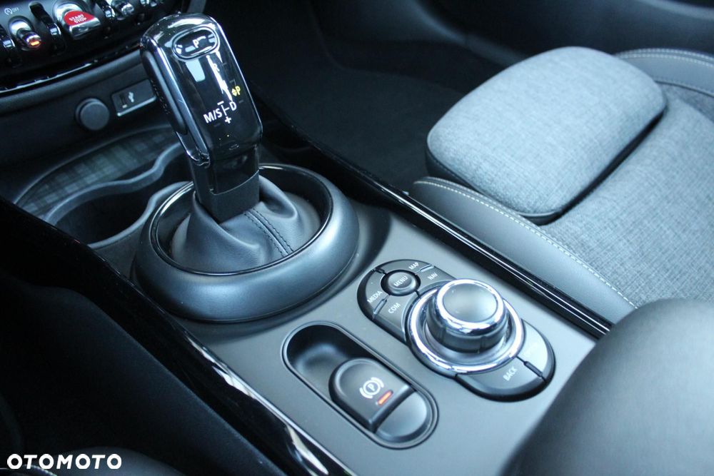 MINI Clubman - 12