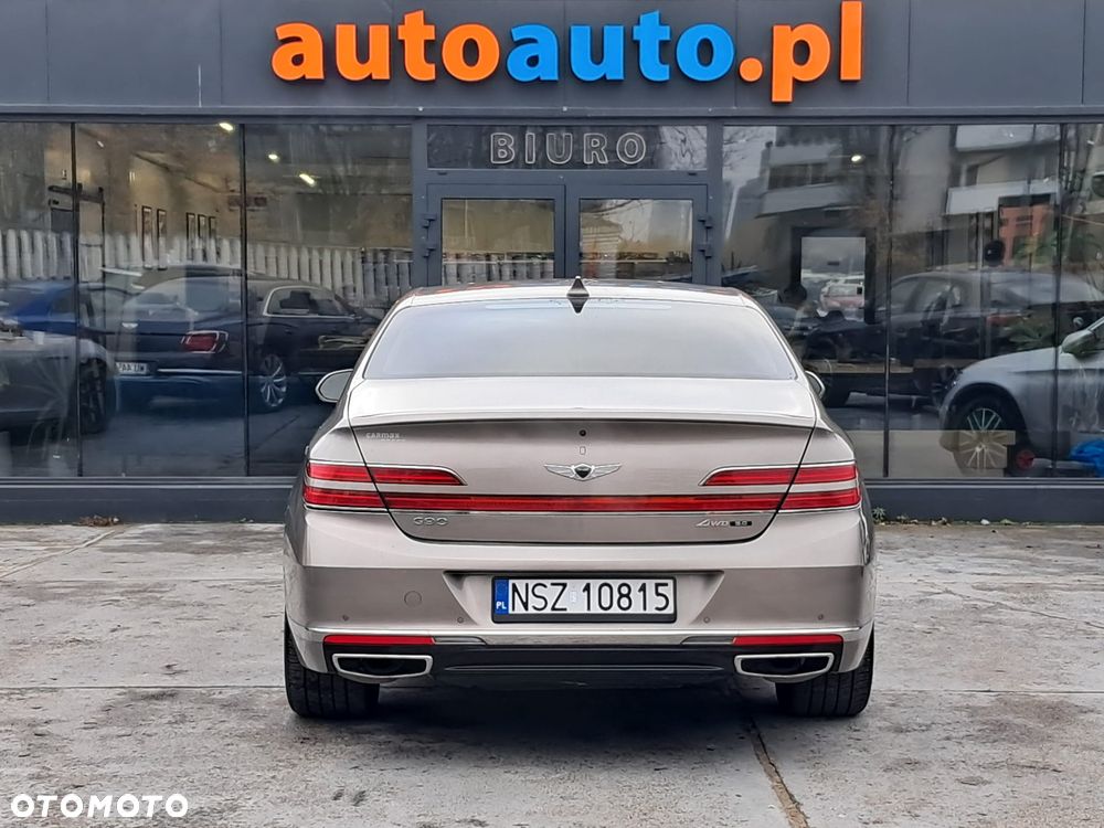 Genesis G90 - 36