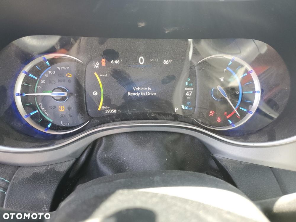 Chrysler Pacifica - 11