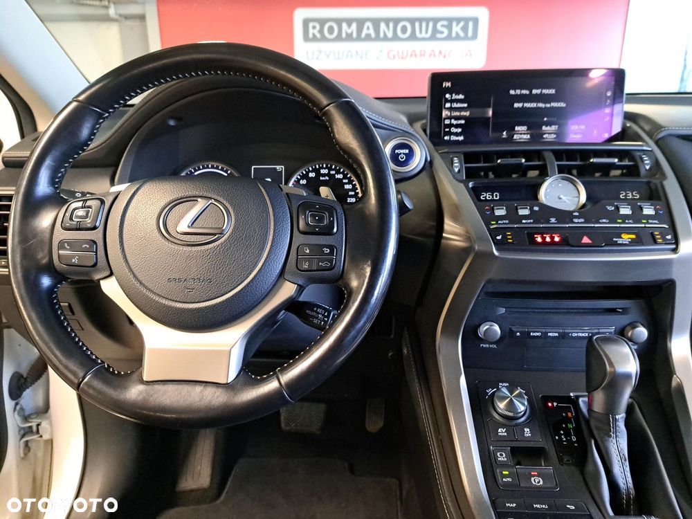 Lexus NX 300h Business Edition AWD - 15