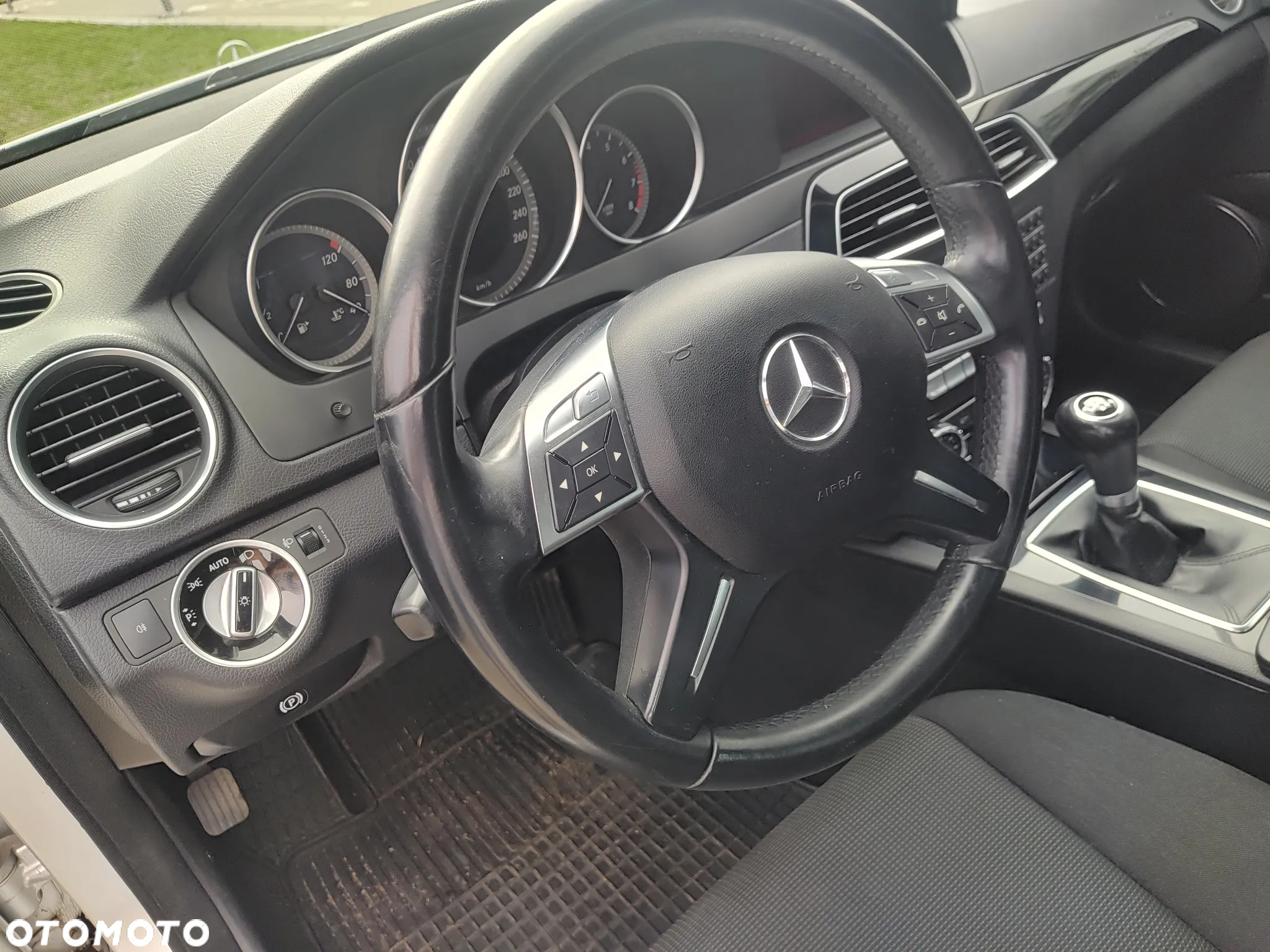 Mercedes-Benz Klasa C 180 CGI BlueEff Elegance - 6