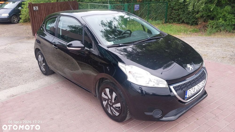 Peugeot 208 - 1