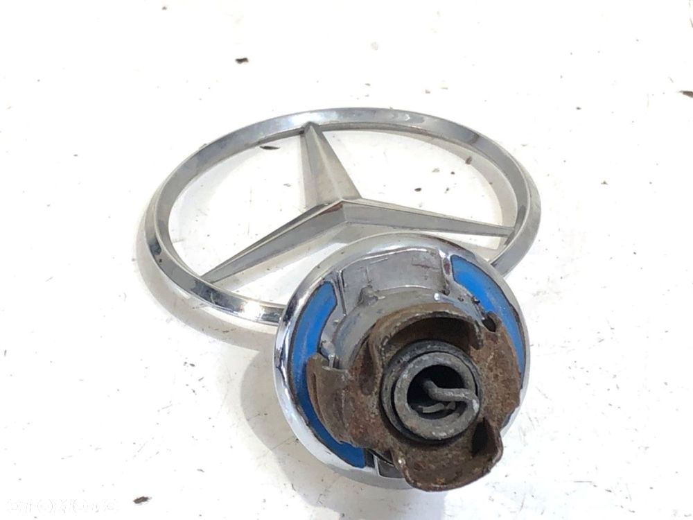 EMBLEMAT PRZÓD  MERCEDES-BENZ KLASA E T-Model (S212) 2009 - 2016 E 200 CDI / BlueTEC (212.205, - 3