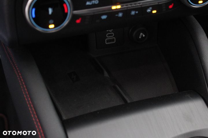 Ford Kuga 2.5P PHEV FWD ST-Line X - 19