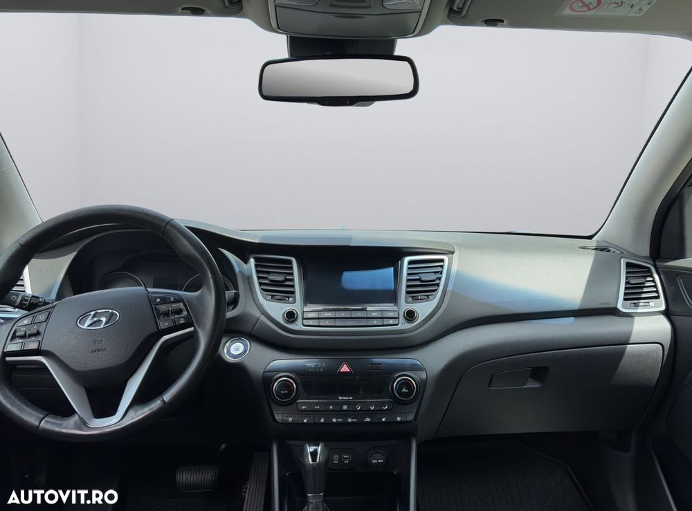 Hyundai Tucson 2.0 CRDI 4WD 6AT Premium+ - 11