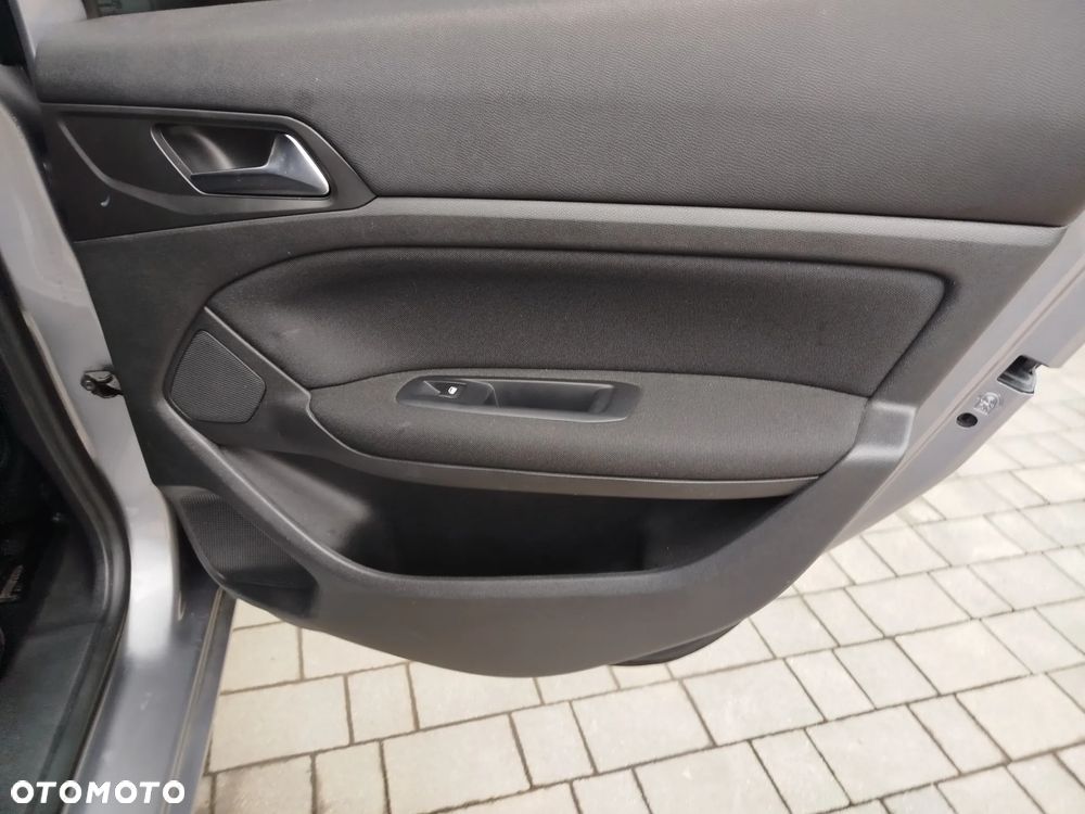 Peugeot 308 125 THP Allure - 20