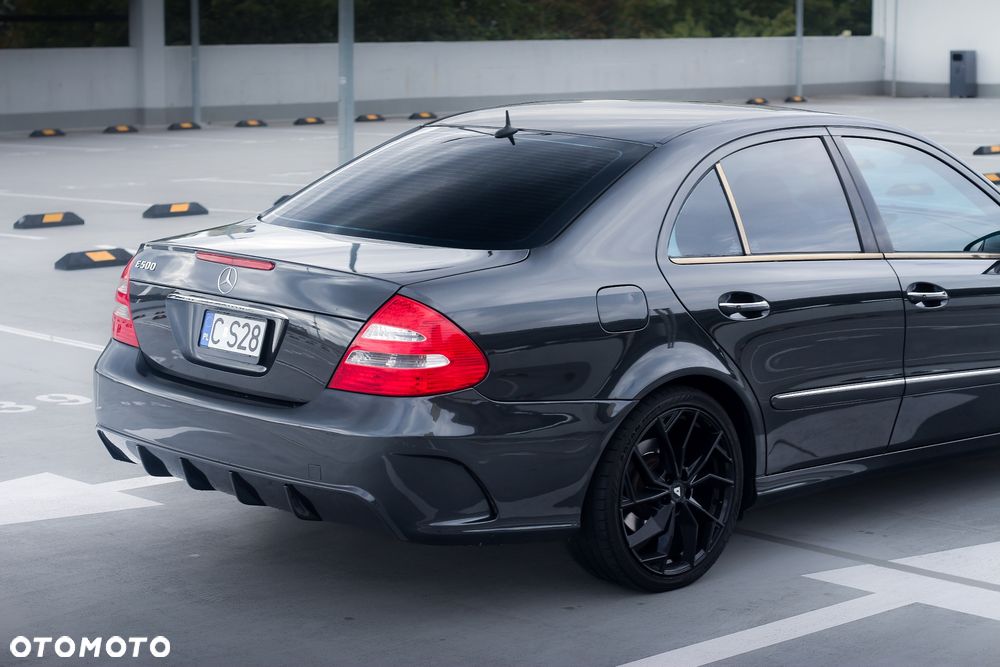 Mercedes-Benz Klasa E 500 Avantgarde Sport Edition - 19