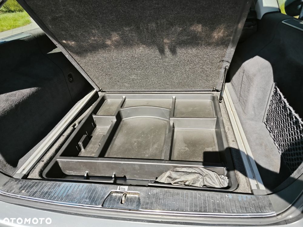 Mercedes-Benz Klasa E 320 T 4-Matic Elegance - 30