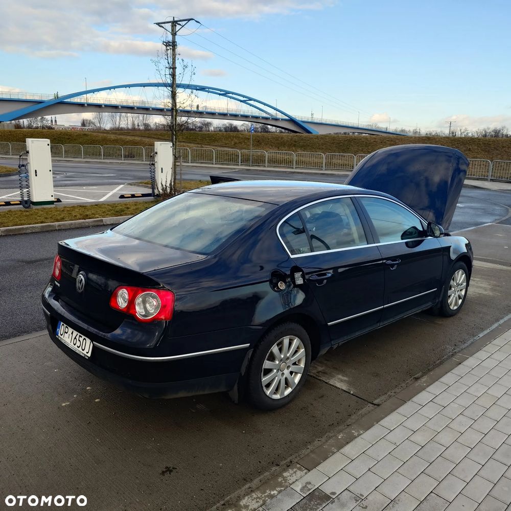 Volkswagen Passat 2.0 FSI Comfortline - 5