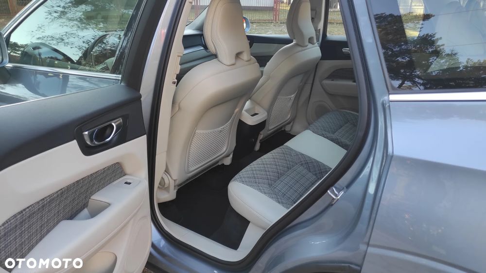 Volvo XC 60 ver-b4-d-awd-momentum-pro - 10