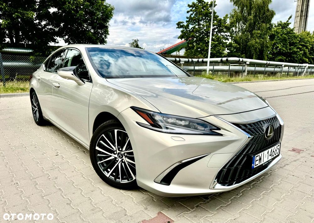 Lexus ES 300h Prestige - 32