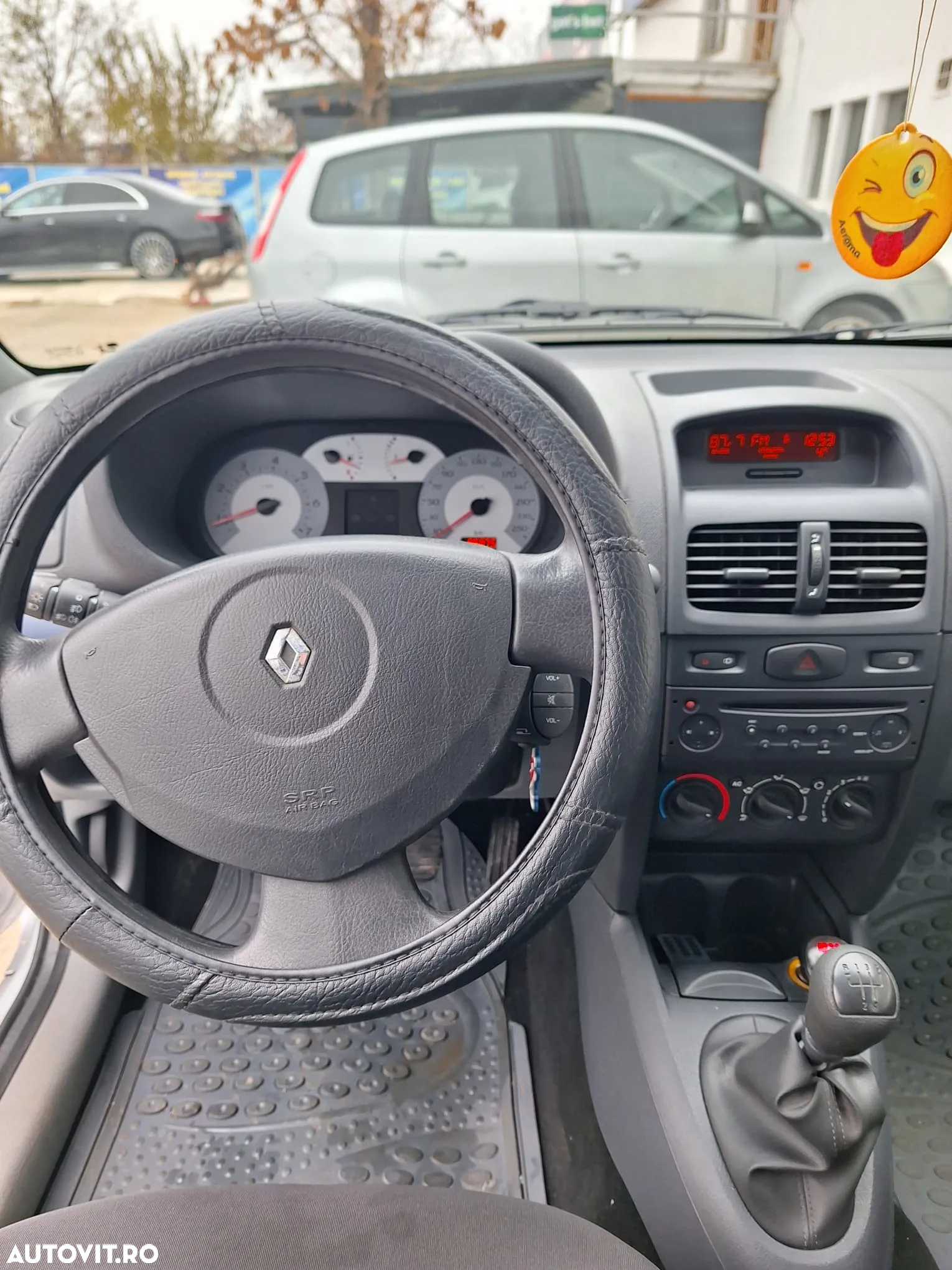 Renault Clio - 9