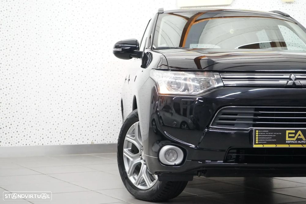 Mitsubishi Outlander 2.0 4WD Plus - 5