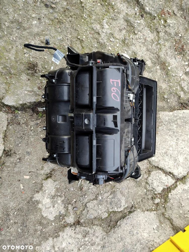 BMW 5 E60 e61 Nagrzewnica Europa CLIMATRONIC - 1